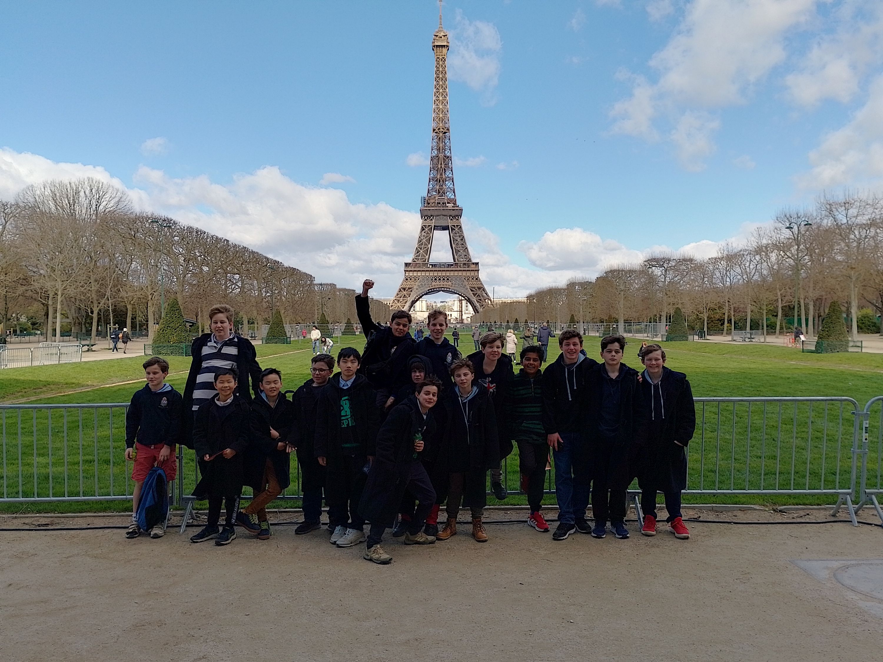 Quirister choir tour to the Eiffel Tower in Paris